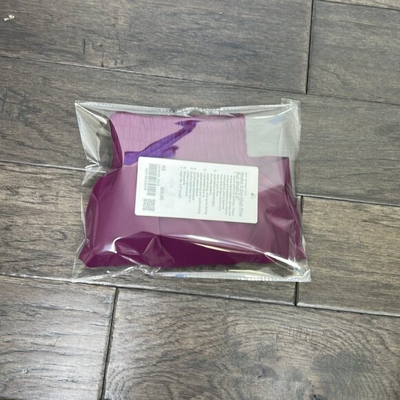 Lululemon NWT Shake It Out High-Rise Running Short 2.5" Chilled Grape - Picture 8 of 8
